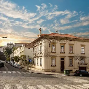 https://skyaccommodations-studio-3-kitchen-and-double-bed.hotelscoimbra.com