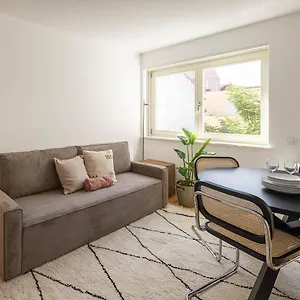 https://apartamento-mosteiro-azul-downtown-apartments.hotelscoimbra.com